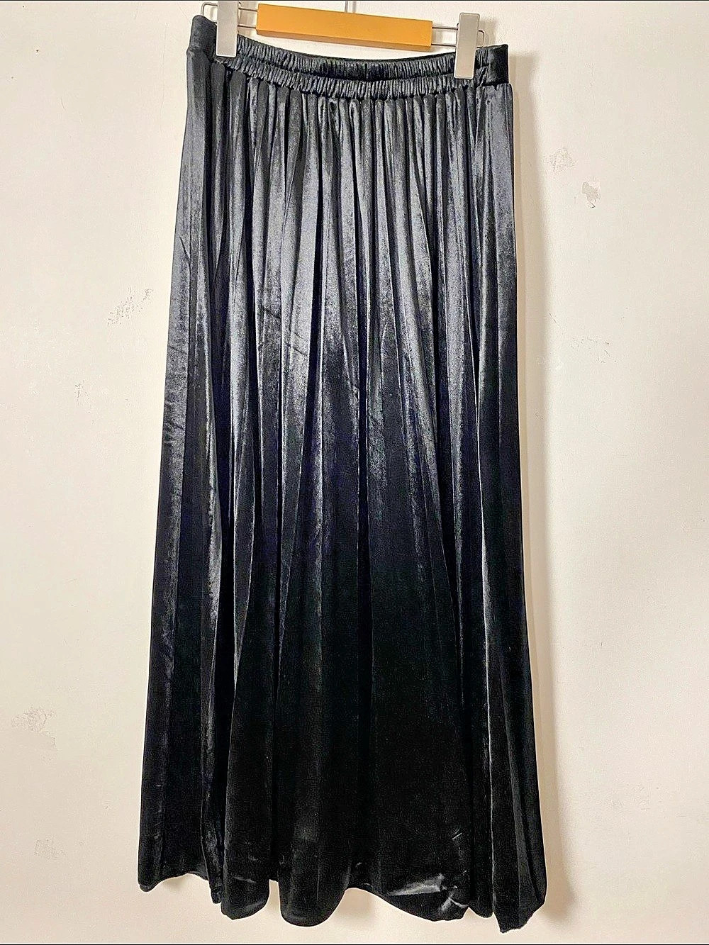 Black Velvet Pleated Maxi Skirt in Large Like New